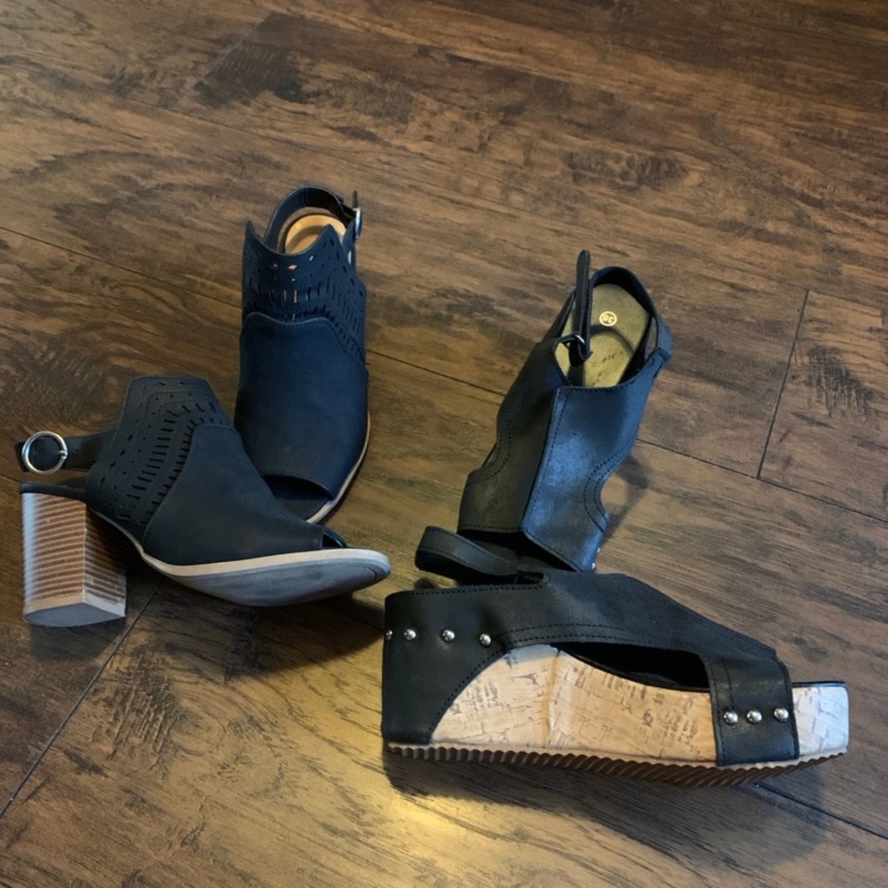 Sandals - Picture 3 of 4